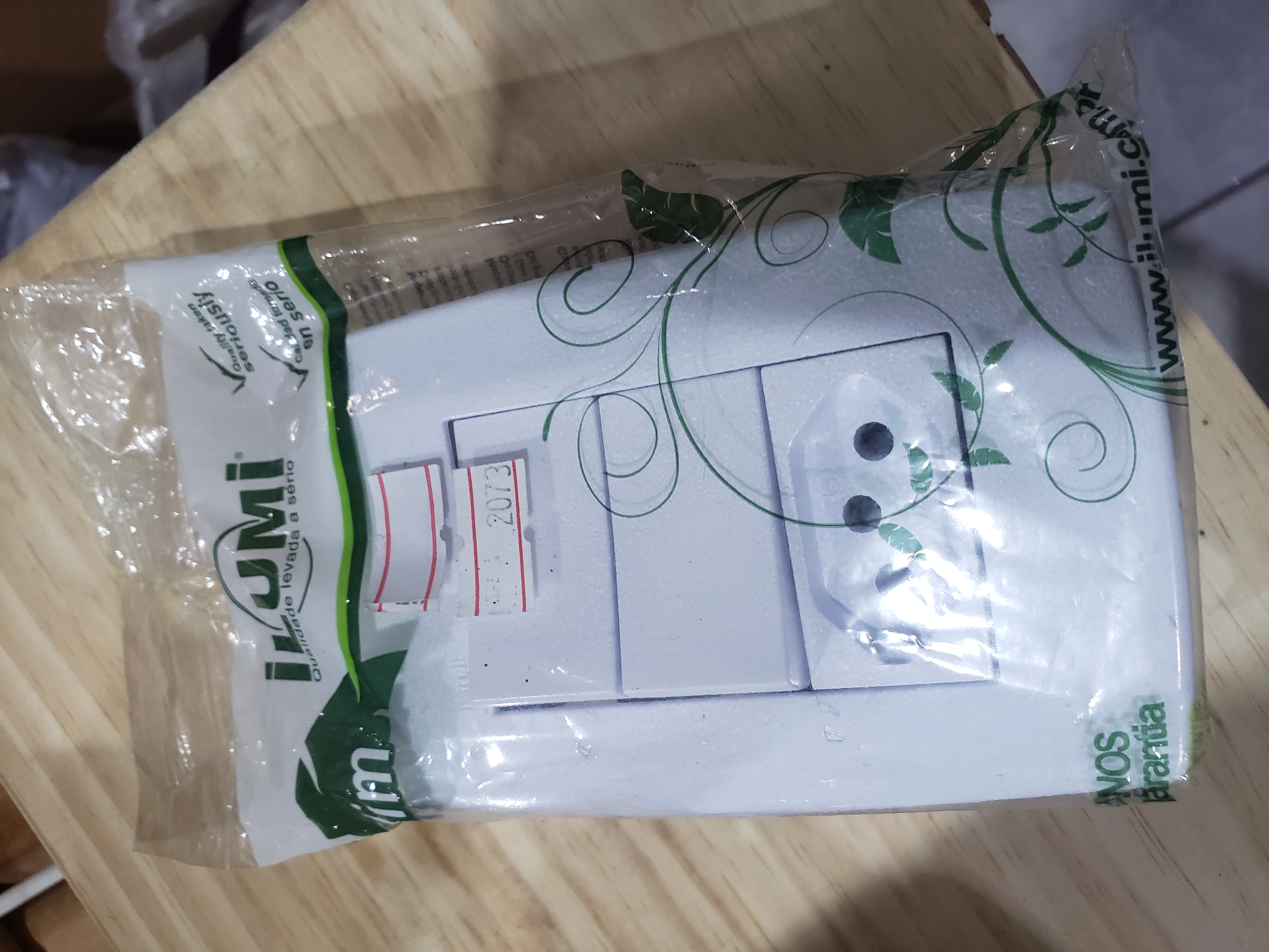 Interruptor Com Tomada Embutir